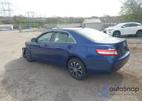 2011 Toyota Camry Le z USA, uszkodzony, nr VIN 4T1BF3EK3BU694547